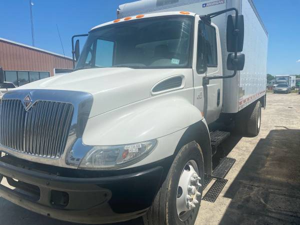 Excellent 2007 international box truck - - by dealer for sale in Searcy, AR – photo 4