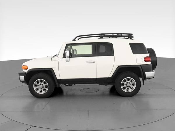2013 Toyota FJ Cruiser Sport Utility 2D suv White - FINANCE ONLINE -... for sale in Knoxville, TN – photo 5