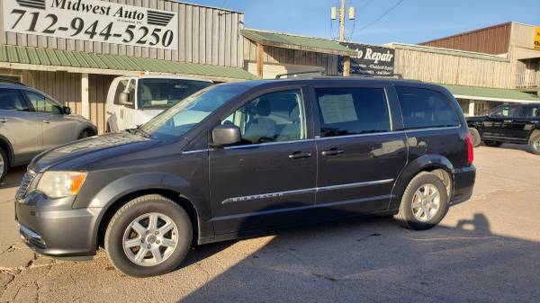 2011 CHRYSLER TOWN & COUNTRY - - by dealer - vehicle for sale in Lawton, IA – photo 7