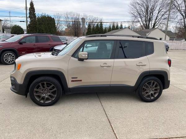 2016 Jeep Renegade Latitude FWD - cars & trucks - by dealer -... for sale in Taylor, MI – photo 4