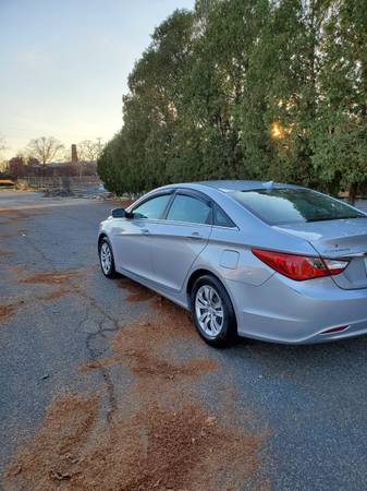 2012 Hyundai sonata - cars & trucks - by owner - vehicle automotive... for sale in Manchester, CT – photo 4