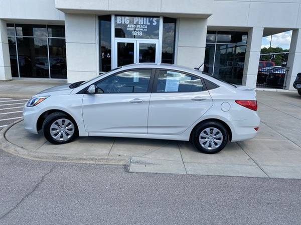 2017 Hyundai Accent - Financing Available! - cars & trucks - by... for sale in Topeka, KS – photo 8