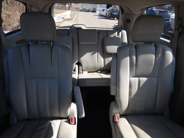 2013 Chrysler Town & Country Touring - Must Sell! Special Deal! for sale in Oakdale, MN – photo 22