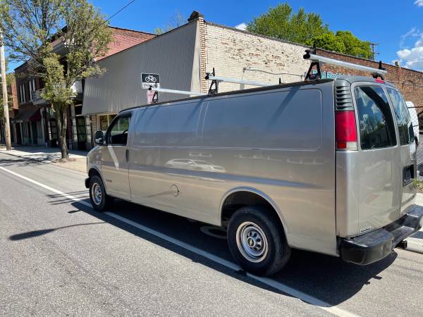 2001 Chevrolet Express 3500 Extended Cargo Van ladder racks clean for sale in Cleveland, OH – photo 5