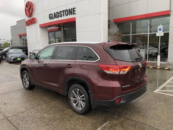 2018 Toyota Highlander XLE CALL/TEXT - cars & trucks - by dealer -... for sale in Gladstone, OR – photo 3