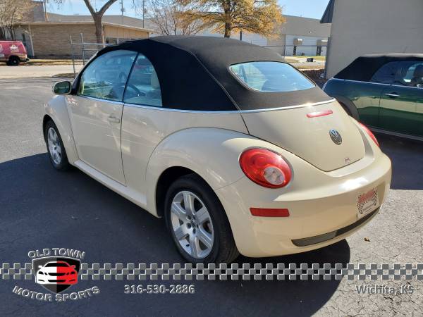 2007 Volkswagen Beetle Convertible - New Top, Leather, Low Miles!! -... for sale in Wichita, OK – photo 4