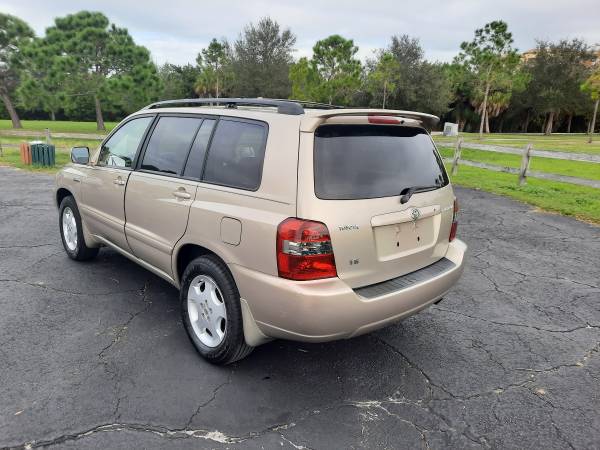 2005 TOYOTA HIGHLANDER MINT CONDITION 3RD ROW BUY HERE PAY HERE -... for sale in Sarasota, FL – photo 4