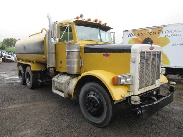 1996 Peterbilt 379 4,000 Gal. T/A Water Truck for sale in Portland, OR – photo 2