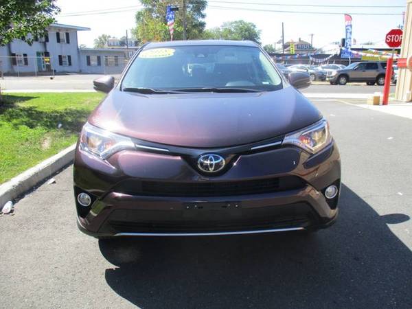 2018 Toyota RAV4 XLE for sale in Highland Park, NY – photo 8