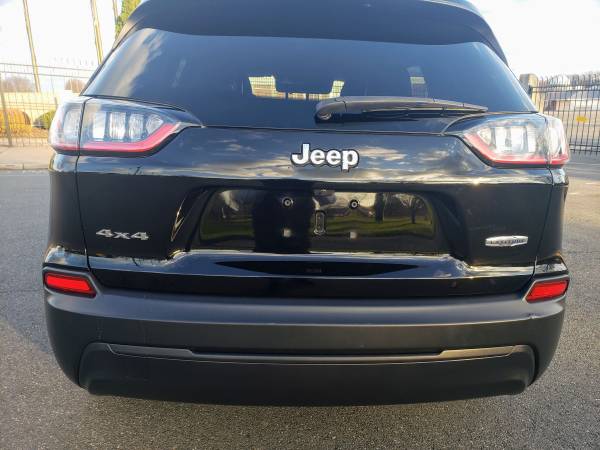 2019 JEEP CHEROKEE LATITUDE PLUS 4WD - cars & trucks - by dealer -... for sale in Agawam, NY – photo 8