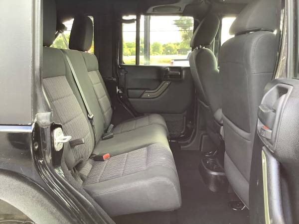 Clean! 2011 Jeep Wrangler Unlimited Sahara! 4x4! Accident Free!! -... for sale in Ortonville, MI – photo 18