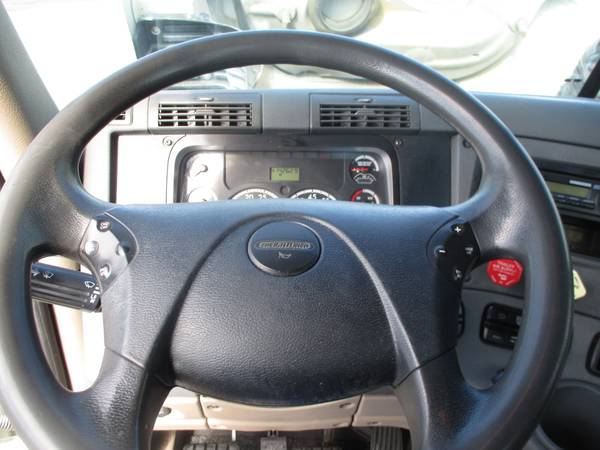 ◄◄◄ 2012-2014 Freightliner Cascadia 125 Day Cabs ►►► - cars & trucks... for sale in Fort Wayne, IN – photo 8