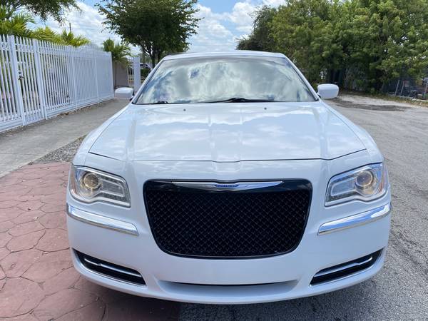 Chrysler 300 Super Clean for sale in Miami, FL – photo 4
