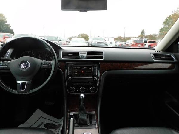 Volkswagen Passat TDI SEL Premium 4d Sedan Sunroof NAV Turbo Diesel... for sale in Danville, VA – photo 23