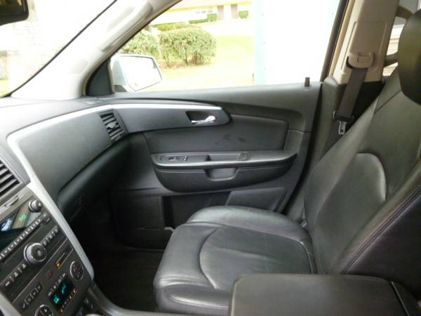 2009 CHEVROLET TRAVERSE LT One Owner! Third Row! for sale in Tallahassee, FL – photo 10
