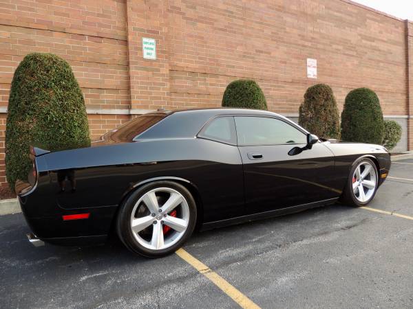 2009 Dodge Challenger SRT8 - cars & trucks - by owner - vehicle... for sale in milwaukee, WI – photo 4