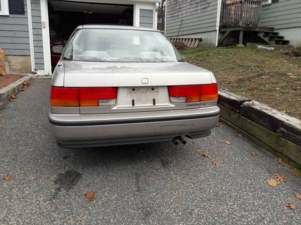 1993 Honda Accrod - cars & trucks - by owner - vehicle automotive sale for sale in Weymouth, MA – photo 2
