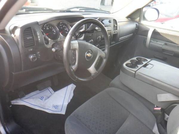 2008 Chevrolet Silverado 1500 LT w/1LT - cars & trucks - by dealer -... for sale in Des Moines, IA – photo 4