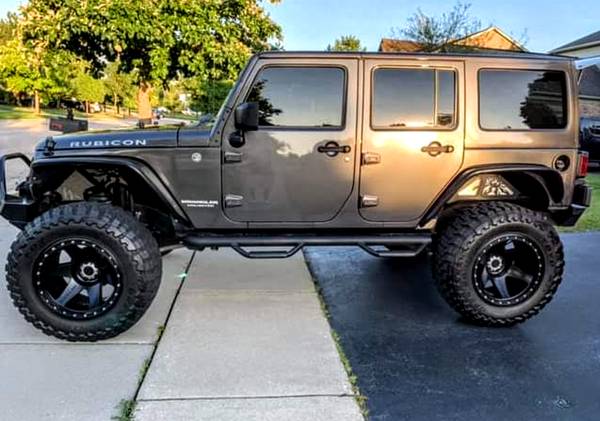 2017 Jeep Wrangler Unlimited Rubicon 4×4 (Only 14k Miles) - cars &... for sale in Loves Park, IL – photo 3