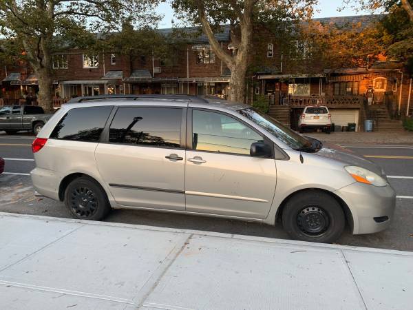 2008 Toyota Sienna for sale in Brooklyn, NY – photo 3