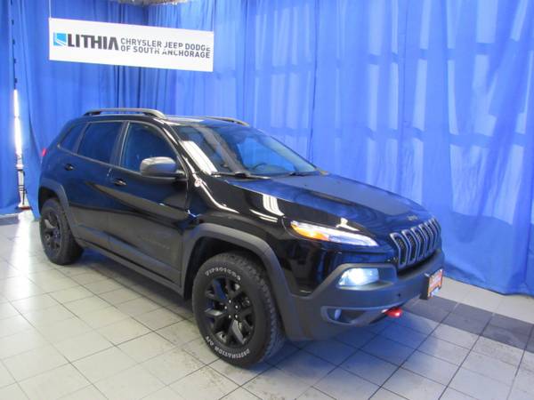2018 Jeep Cherokee Trailhawk 4x4 - cars & trucks - by dealer -... for sale in Anchorage, AK – photo 2
