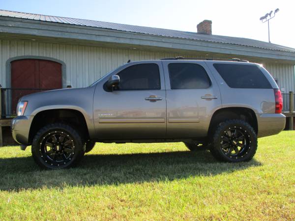 LIFTED 2012 CHEVY TAHOE 4X4 LT 20" MOTO METAL WHEELS *NEW 33X12.50'S!! for sale in KERNERSVILLE, NC – photo 9