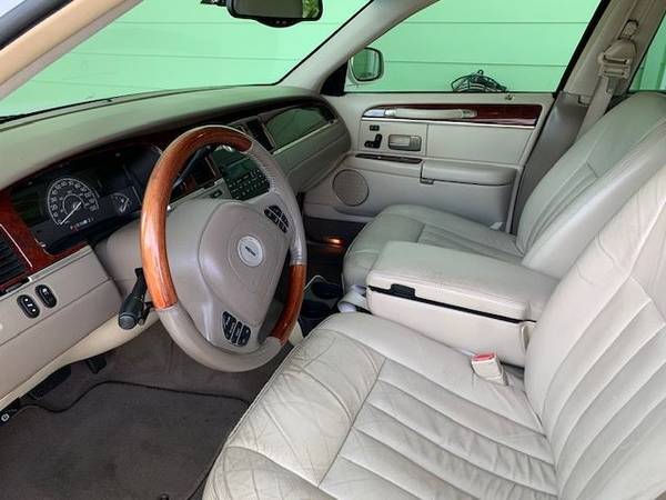 2003 Lincoln Town Car Signature Series for sale in Fort Pierce, FL – photo 11