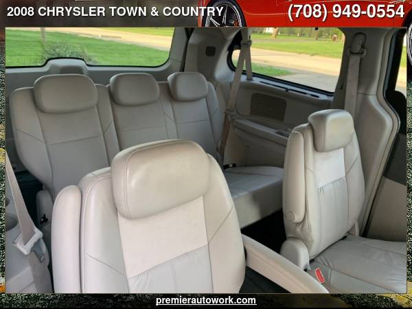 2008 CHRYSLER TOWN & COUNTRY LIMITED - - by dealer for sale in Alsip, IL – photo 13