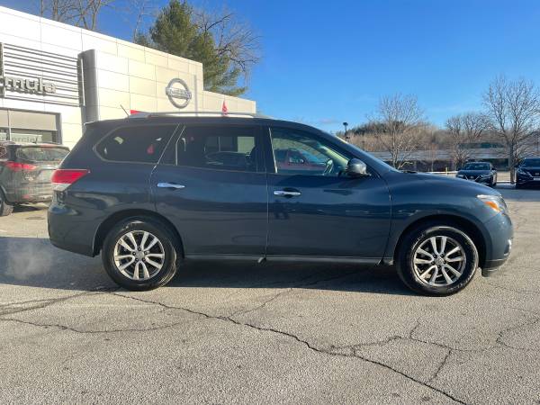 ~~~~~~~ 2015 Nissan Pathfinder SUV ~~~~~~~ - cars & trucks - by... for sale in BERLIN, VT – photo 8