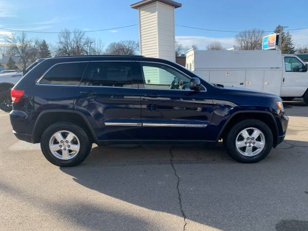 ★★★ 2013 Jeep Grand Cherokee Laredo 4x4 / ONLY 87k Miles! ★★★ - cars... for sale in Grand Forks, ND – photo 5