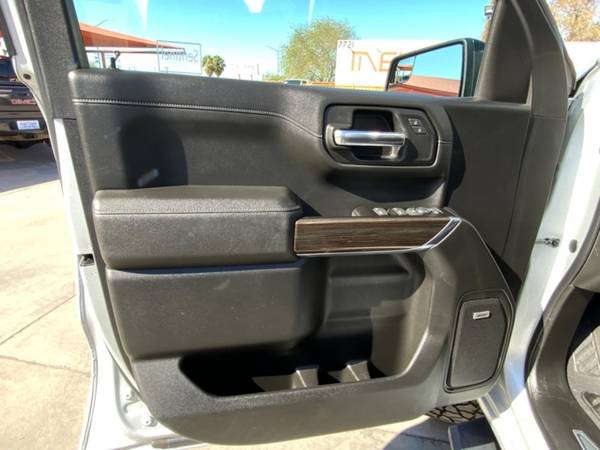 2019 Chevrolet Silverado 1500 4WD Crew Cab 147 RST - cars & trucks -... for sale in El Paso, TX – photo 18