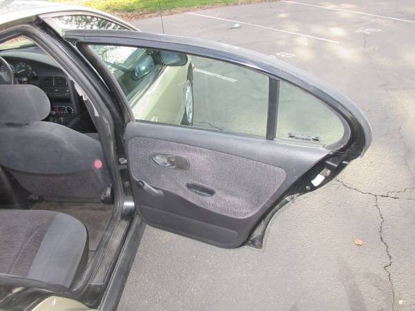 2002 Saturn Only 104,399 miles “Great Car Fax Report” - cars &... for sale in Medford, OR – photo 9
