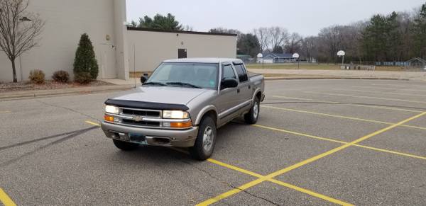 2003 Chevy S10 Crew Cab 4x4 - cars & trucks - by owner - vehicle... for sale in La Crosse, WI – photo 6