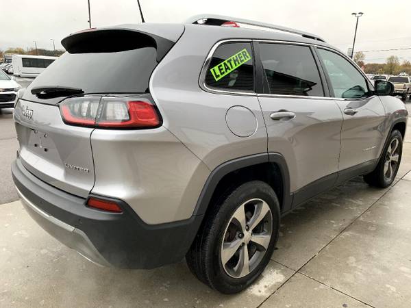2019 Jeep Cherokee Limited 4x4 - cars & trucks - by dealer - vehicle... for sale in Chesaning, MI – photo 4
