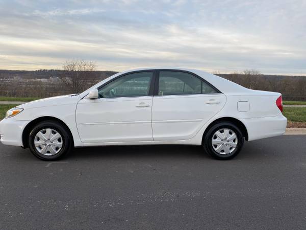 2003 Toyota Camry Le - cars & trucks - by owner - vehicle automotive... for sale in Willowbrook, IL – photo 2