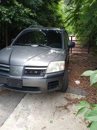 I have a 2004 Mitsubishi Endeavor run and drives great daily work for sale in Ellenwood, GA – photo 8