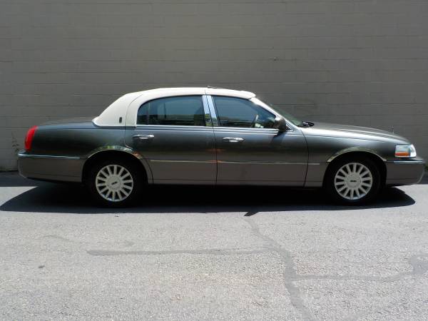 2004 LINCOLN TOWN CAR/ULTIMATE EDITION for sale in Abington, MA – photo 2