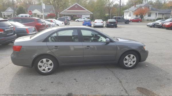 2009 Hyundai Sonata, Runs Great! Cold Air! Gas Saver! ONLY $3950!!!... for sale in New Albany, KY – photo 2