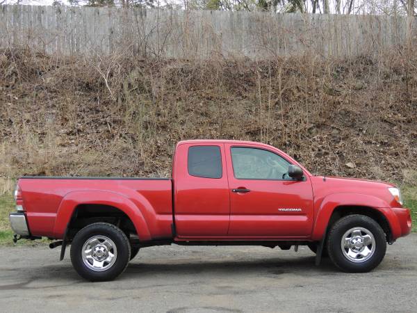 2009 Toyota Tacoma SR5 NEW FRAME SHARP TRUCK ONE OWNER - cars for sale in binghamton, NY – photo 8