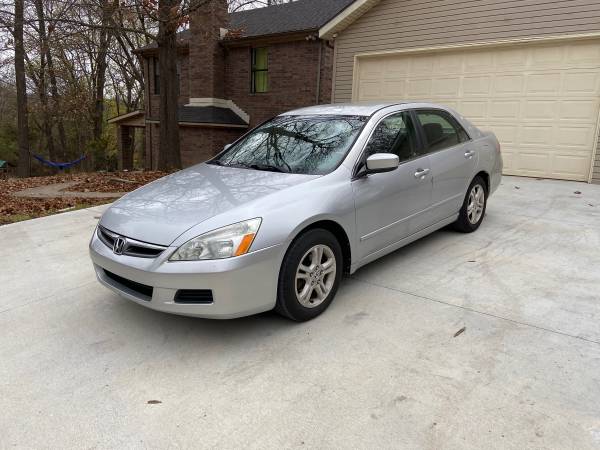2007 Honda Accord 5speed - cars & trucks - by owner - vehicle... for sale in Lowell, AR – photo 11