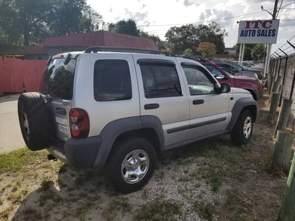 2006 Jeep Liberty 4X4 - - by dealer - vehicle for sale in Jacksonville, FL – photo 3