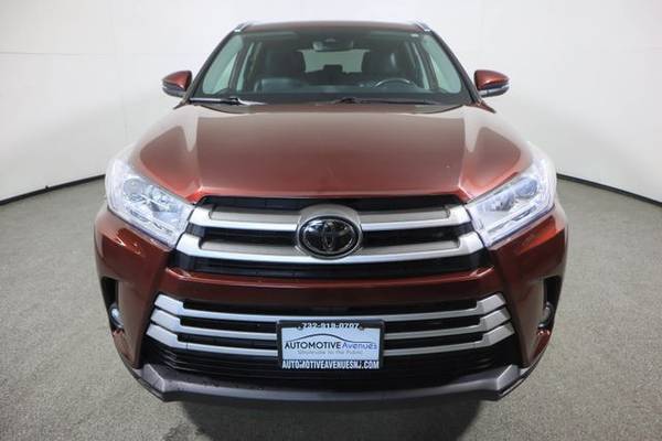 2018 Toyota Highlander, Ooh La La Rouge Mica - - by for sale in Wall, NJ – photo 8