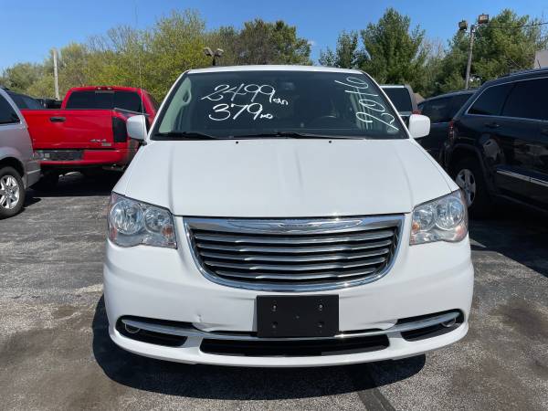 2016 Chrysler Town and Country Touring 2499 Down for sale in Greenwood, IN – photo 3