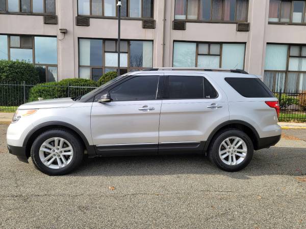 2012 FORD EXPLORER XLT 4WD AWD 3.5 V6 LEATHER SEATS - cars & trucks... for sale in STATEN ISLAND, NY – photo 5