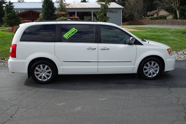 2011 Chrysler Town & Country Touring-L NAVIGATION!!! BACK UP CAM!!! LE for sale in PUYALLUP, WA – photo 4