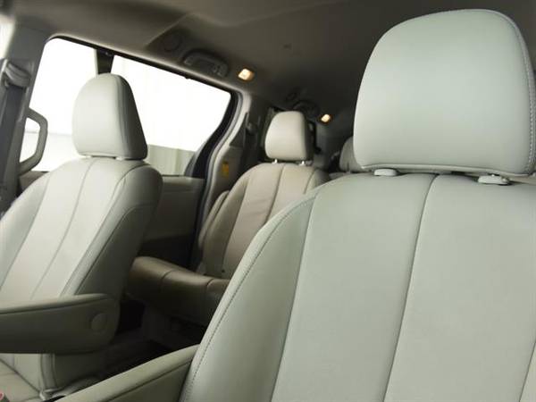 2014 Toyota Sienna XLE Minivan 4D mini-van Dk. Gray - FINANCE ONLINE for sale in Barrington, RI – photo 5