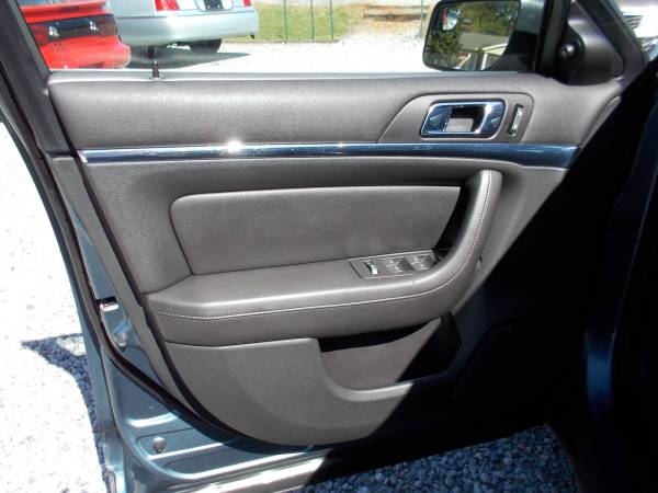 2010 LINCOLN MKS ULTIMATE, Accident free, full size, hi-tech luxury! for sale in Spartanburg, SC – photo 8