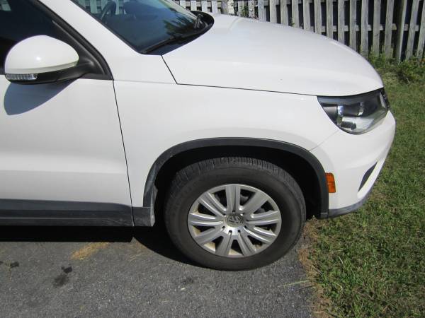 2012 VW Tiguan with manual transmission - cars & trucks - by owner -... for sale in Derwood, District Of Columbia – photo 5
