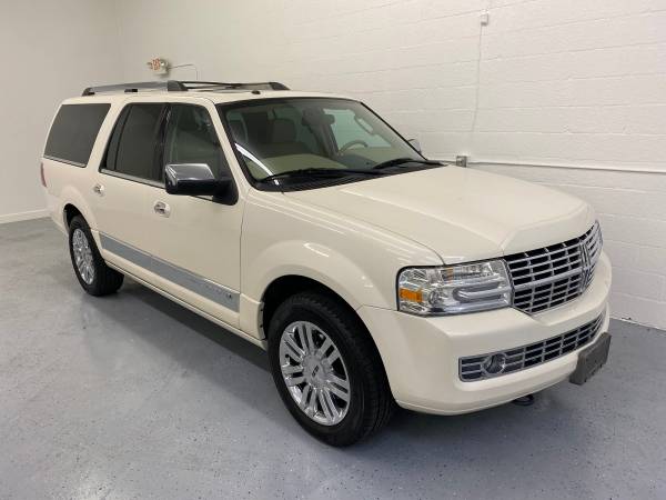 2007 Lincoln Navigator L. Luxury 4dr SUV - cars & trucks - by dealer... for sale in Pinellas Park, FL – photo 2