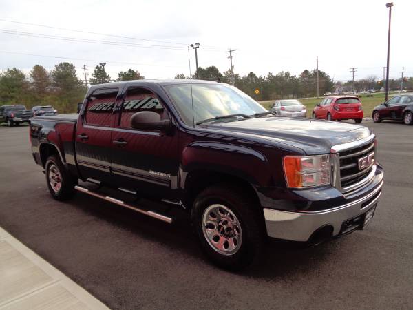 2011 GMC Sierra 1500 Crew Cab SL 4x4 *ONLY 79K MILES-NEWER... for sale in Fairborn, OH – photo 4